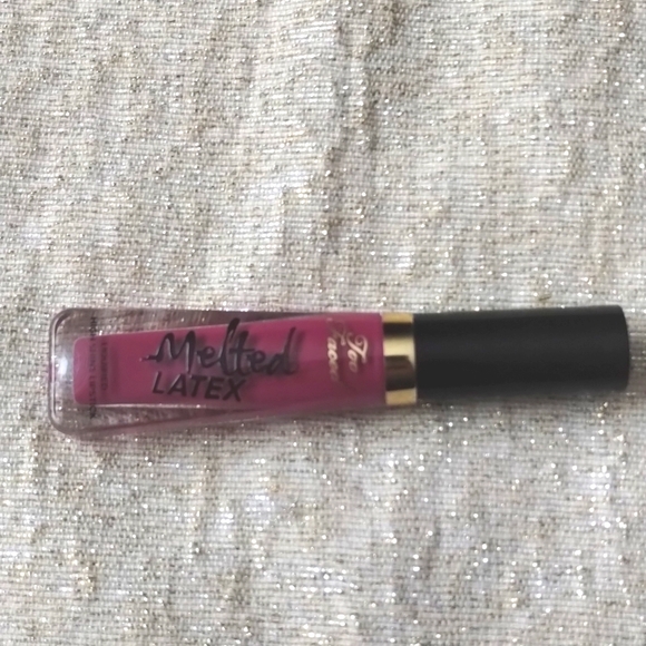 Too-faced melted latex lipstick - brand new - Picture 2 of 3